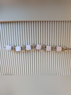 CORO MOONGLO THERMOSET Bracelet - Silvertone - Vintage 1950's